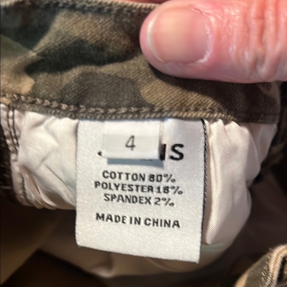 Camo Women's Shorts size 4 - Picture 3 of 4